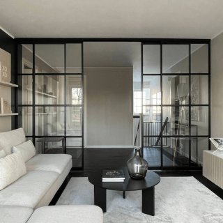 Lasinen tilanjakaja, mittatilaustyönä kotiisi nopealla toimituksella.