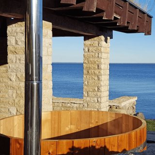 Puukylpytynnyri 4-12 henkilölle. Tilava ja tai pieni palju puusta. Monta kokoa!