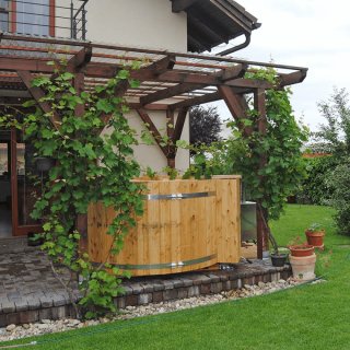 Puukylpytynnyri 4-12 henkilölle. Edullinen palju puusta. Kasaa palju ohjeista