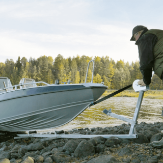 Venetela 750 kg käsivinssillä – Rantatela ja veneteline pienveneille | Kotimainen