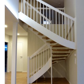 Portaiden tarjouspyyntö – Mittatilausportaat omien mittojen mukaan | LokkiTuote.fi