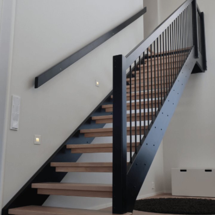 Portaiden tarjouspyyntö – Mittatilausportaat omien mittojen mukaan | LokkiTuote.fi