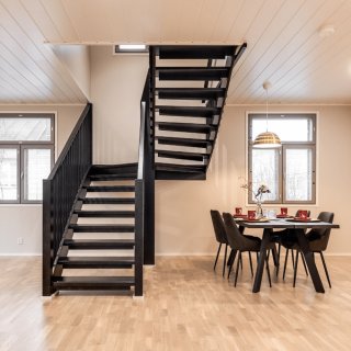 Portaiden tarjouspyyntö – Mittatilausportaat omien mittojen mukaan | LokkiTuote.fi