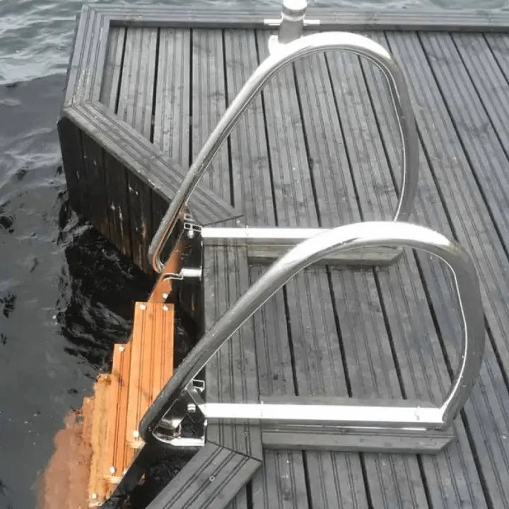 Taittuvat uimaportaat 4 askelmaa – kuumasinkitty teräs, kestopuu