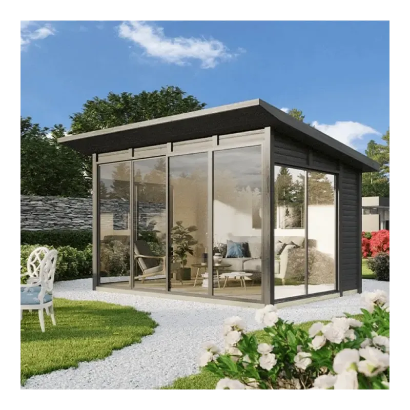 Lasiseiskari: Monikäyttöinen Kesäolohuone Moderniin Pihapiiriin