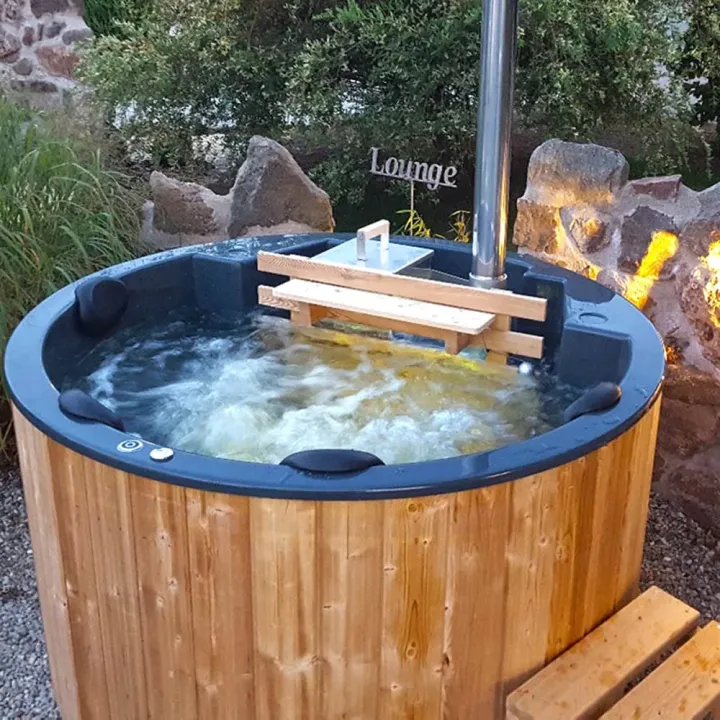 Palju 3: lle henkilölle yläpuolelta kuvattuna, sisällä kamiina