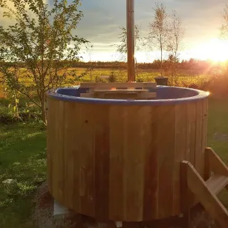 Ovaali kylpytynnyri 800L – Edullinen, nopea lämmitys, ulkokäyttöön