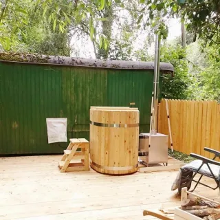 Ovaali puukylpytynnyri, 600 litraa, halpa puupalju