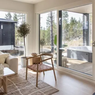 Liukuovi, puu-alumiini, valkoinen, 2490 x 2290 mm, keittiön ja terassin välille