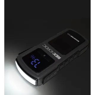 Rex Nordic Booster 1300 apukäynnistimen LED‑valo pimeässä